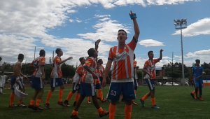 Sellos Colombianos, grupo de Medellín, se llevó la última victoria de la competencia (2-0) contra la escuela La Pecosa, de Cúcuta. La Opinión