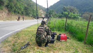 Personal del grupo antiexplosivos del Ejército se apersonó en la zona para ejecutar los protocolos de seguridad y proceder a desactivar estos elementos. Ejército Nacional