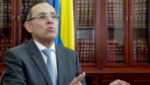 El conservador Efraín Cepeda logró elegirse el jueves como el nuevo presidente del Congreso, tras un acuerdo previo alcanzado entre las diferentes colectividades. Colprensa