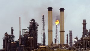 La baja productividad de PDVSA es uno de los grandes problemas que enfrenta el gobierno venezolano, que depende de la venta de petróleo. Archivo