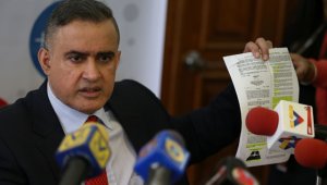 El actual fiscal general venezolano Tarek William Saab, se preguntó por qué si Ortega tenía las pruebas de los casos “de corrupción y terrorismo”, no las sacó antes y la calificó de “negligente en materia de derechos humanos”.  Cortesía