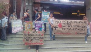 Ayer, frente al Palacio de Justicia los familiares de Leidy Lorena Flórez Manrique pidieron justicia. Cortesía