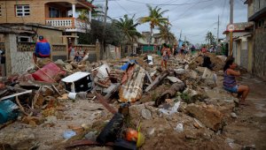 Los "severos daños" causados en las termoeléctricas cubanas por el huracán Irma demoran el restablecimiento de los servicios de electricidad y agua. AFP