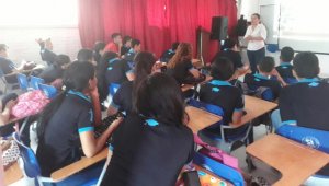 Con charlas educativas en los colegios y los barrios, la administración busca reducir los índices de embarazos en adolescentes en Cúcuta. Archivo