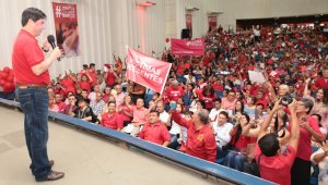 Juan Fernando Cristo en el Teatro Avenida. César Obando