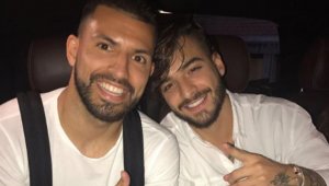 Agüero colgó una foto en su cuenta de Instagram con el cantante colombiano Maluma. Instagram