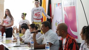 En la Alcaldía de Cúcuta se cumplió la presentación de la Fiesta del Teatro, con la participación de los secretarios de Cultura del municipio y del departamento, José del Carmen Ortiz y César Ricardo Rojas. Cortesía