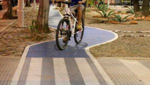 La ciudad solo tiene 9 kilómetros de vía para bicicletas dispersos y sin ningún tipo de interconexión.  Archivo