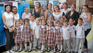 El grupo de niños recorrió las distintas áreas del medio de comunicación. Mario Franco