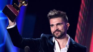Mis planes son amarte, del colombiano Juanes, recibió 2 gramófonos a Mejor Álbum Pop Rock y mejor ingeniería de grabación para un álbum AFP