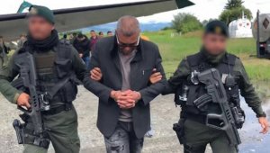 Avestruz fue detenido al registrarle una orden de captura nacional e internacional en su contra. Colprensa