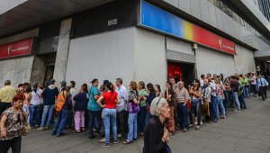 Desde agosto de este año, los dueños de las empresas venezolanas no tienen acceso a dólares para poder comprar insumos en el exterior. Archivo La Opinión