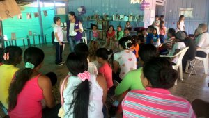 El esfuerzo de los bibliotecarios ha permitido la inclusión social de niños y de jóvenes en zonas afectadas por la guerra. Cortesía