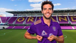 Desde 2015, el mejor jugador del mundo en 2007, militó en el fútbol estadounidense, en el Orlando City. Viktre.com