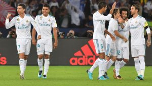 El título del Mundial de Clubes obtenido por el conjunto merengue, el pasado fin de semana, es el mejor bálsamo para llegar de gran manera al clásico contra el Barcelona. AFP