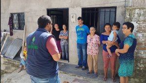 En el sector Tres de Abril se cumplieron charlas e inspecciones oculares a terrenos que se están convirtiendo en tiraderos de basura. Cortesía