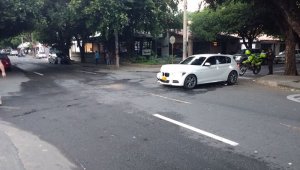 Este es el automóvil involucrado en el intento de atraco. La Opinión