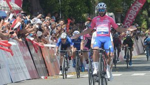 El ciclista nacido de 23 años mantuvo el maillot rosado. El País de Cali