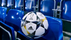 El diseño llamativo está inspirado en los colores del Estadio Nacional Olímpico en Kiev, donde tendrá lugar la final. Colprensa