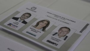 Durante la elección de este domingo, en algunas mesas de votación usaron fotocopias de los tarjetones de la consulta de la derecha, porque se acabaron los originales. Colprensa