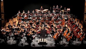 A las 6 de la tarde se habilita el ingreso de público al coliseo Toto Hernández para la presentación de la Orquesta Sinfónica Nacional. El repertorio incluye la interpetación de los solistas Leonardo Guevara de Colombia, en el fagot y Christopher John Jepperson, de Estados Unidos, en el clarinete. Colprensa