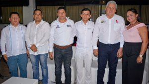 Leonel Rodríguez, Olimpo Peñuela, Iván Manzano, Jhon Jairo Lizarazo, el alcalde César Rojas y Lady Bermúdez. Edinsson Figueroa / La Opinión
