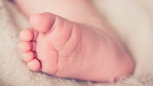 Como la gestación subrogada es ilegal en China, los padres de la pareja fallecida tuvieron que ir a Laos para encontrar una madre portadora. Internet