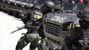 Las autoridades venezolanas incautaron un fusil AK47 de origen colombiano, 173 municiones calibre 7.62, dos explosivos y una granada de fusil. Cortesía