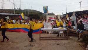 El inspector de Policía de La Parada, José Antonio Acevedo Jaimes, dio un plazo de una hora para que la comunidad haga el desalojo del terreno voluntariamente Tomada de Facebook