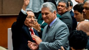 Raúl Castro y Miguel Díaz-Canel. AFP