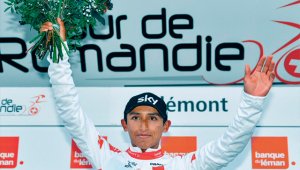 Bernal terminó segundo en la general y la camiseta del joven piloto en el último día en el Tour de Romandía para coronar otra semana impresionante para el deportista de 21 años. Twitter Sky