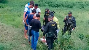 El cadáver de Aníbal Sánchez quedó tendido en la escena del crimen, en la zona rural de Guamalito. Cortesía