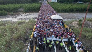 Diariamente, cerca de 35.000 ciudadanos entran y salen por los siete pasos fronterizos habilitados con Venezuela, según Migración Colombia. Archivo