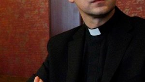 Sacerdote Periódico Correo