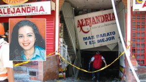El atentado ocurrió el 5 de marzo de 2003 y destruyó todo a su paso en el centro comercial. Archivo