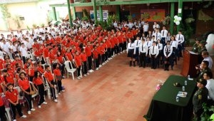 739 jóvenes recibieron un certificado de la Policía Nacional. Cortesía