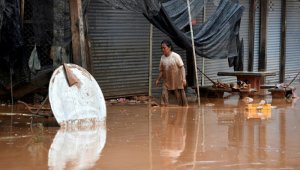 Las personas rescatadas aseguraban que fueron prevenidos de la tragedia demasiado tarde. AFP