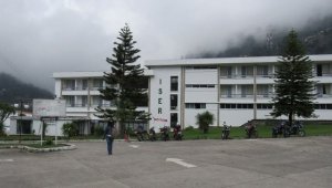 El exrector del Iser incumplió con el pago de la construcción de un techo, entre otros. Archivo