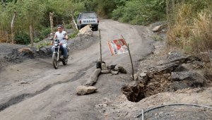 Dos trabajadores de una mina cercana ingresaron a la bocamina, y aunque advirtieron que por dentro “está derrumbada”, manifestaron que hace bastante calor. Mario Franco