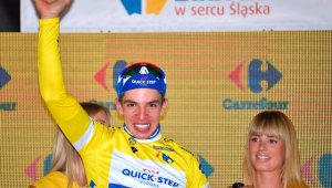 El velocista colombiano se impuso en la tercera etapa de la competencia y por fin pudo adjudicarse el triunfo. Con la victoria quedó primero en la clasificación general. Twitter