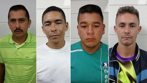 Estos hombres fueron capturados junto con cinco policías. Cortesía