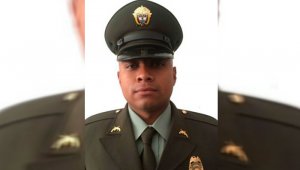 Las autoridades anunciaron que el patrullero perdió la vida luego de que fuera interceptado por hombres armados quienes le ocasionaron varios impactos de bala. Colprensa