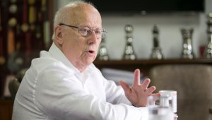 Bill Davis es el director de Servicio Internacional del Distrito 5890 (Texas, Estados Unidos) del Club Rotario. Juan Pablo Cohen