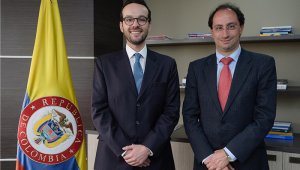 Es abogado con especialización en economía de la Universidad de los Andes y máster en administración pública de la New York University. Colprensa