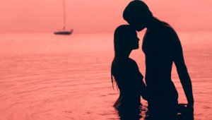 El Día de la Secretaria, el Día de Amor y Amistad, Navidad y fines de semana con festivo, son las épocas de mayor venta de vibradores. La Opinión