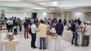 Hicieron efectivas 70 citas de negocios. Archivo La Opinión