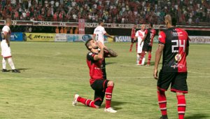Jhonathan Agudelo le dio, el domingo, la victoria al Cúcuta Deportivo ante el Cortuluá y sumó su gol número 14 con la camiseta del equipo motilón. Juan Pablo Cohen