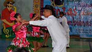 Grupos de danzas de los municipios del Catatumbo se reunieron el Teorama. Cortesía y Policía