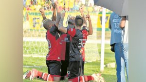 Tiene sus dos opciones de llegar a la A intactas. Edgar Cusgüen / La Opinión