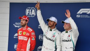 El piloto británico alcanzó la 82 pole de su carrera. AFP